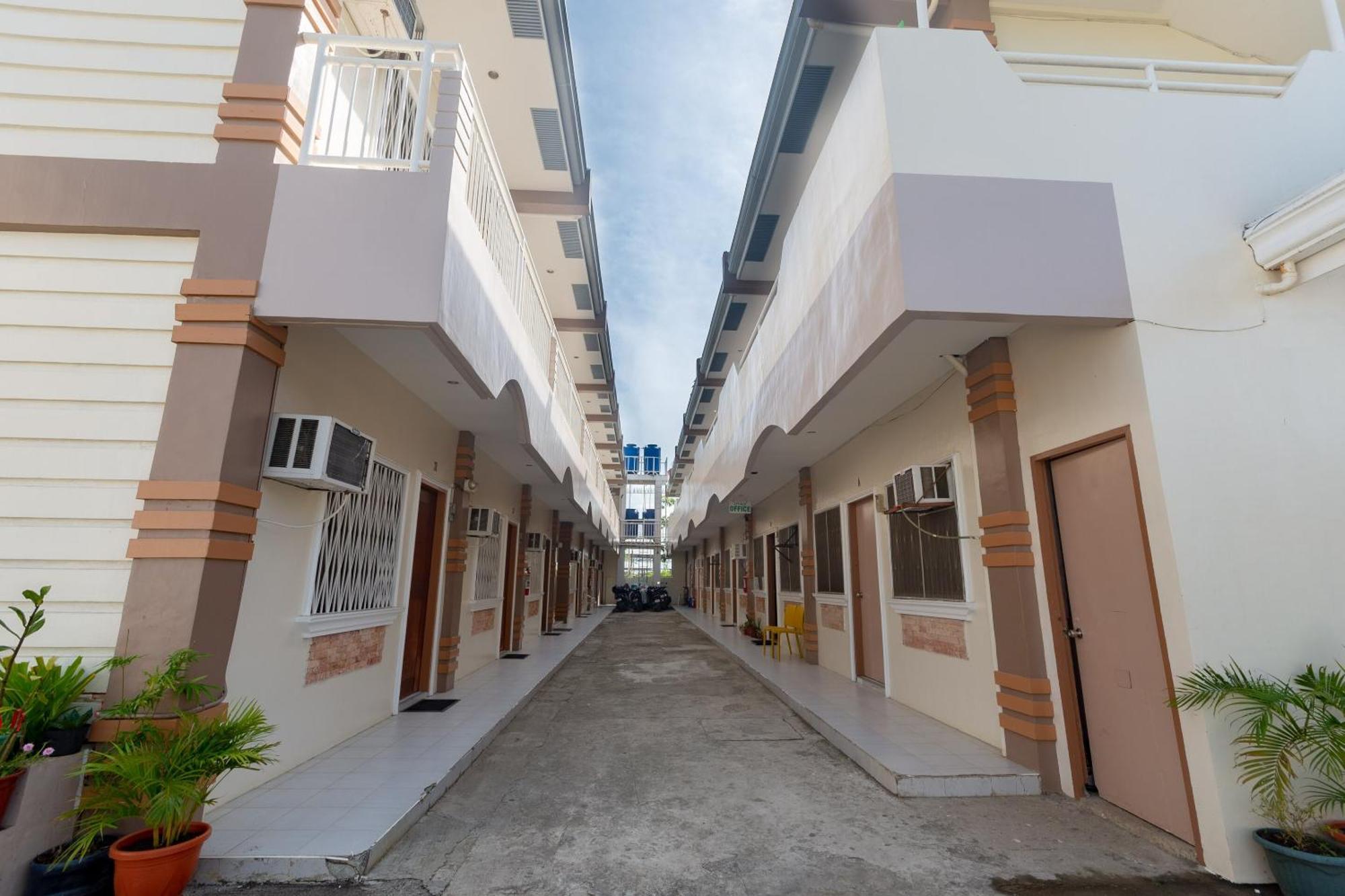 3J'S And K Apartment Lapu-Lapu City Exterior photo